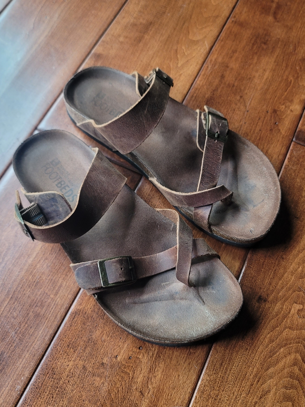 White Mountain Gracie Brown Leather Toe Loop Footbed Sandals Size 8
